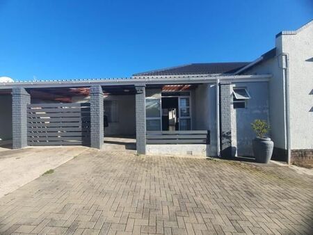 2 Bedroom Flat in Vincent