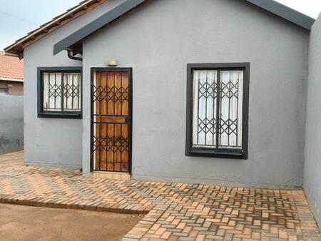 3 Bedroom House in Protea Glen
