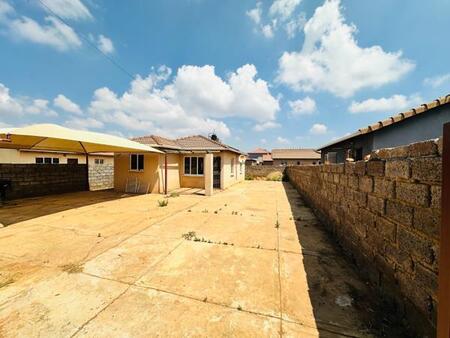 3 Bedroom House in Protea Glen