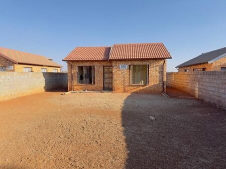 2 Bedroom House in Protea Glen