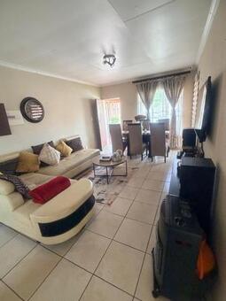 2 Bedroom Apartment in Rembrandt Park