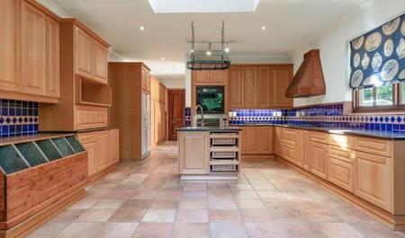 3 Bedroom House in Melrose