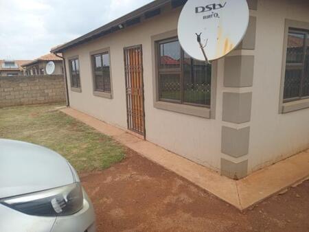 2 Bedroom House in Spruit View