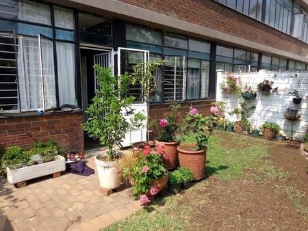 2 Bedroom Flat in Kew