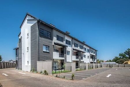 1 Bedroom Apartment in Fourways