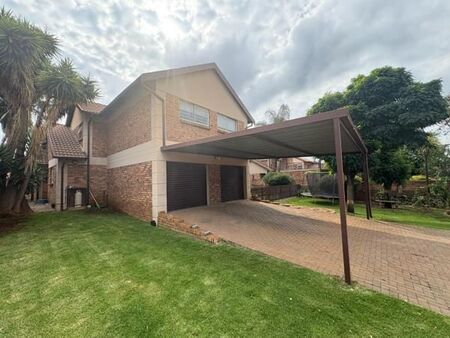4 Bedroom House in Glen Marais