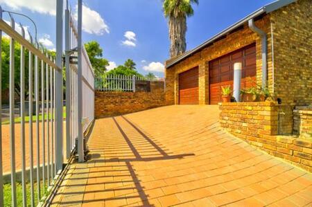 1 Bedroom House in Rooihuiskraal North