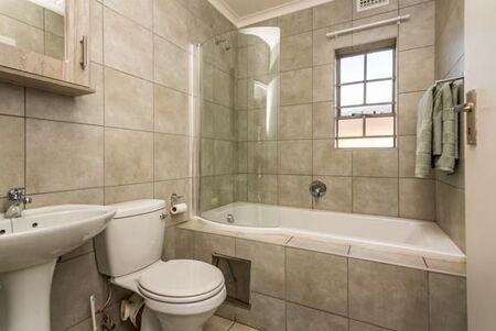 2 Bedroom Apartment in Zwartkop