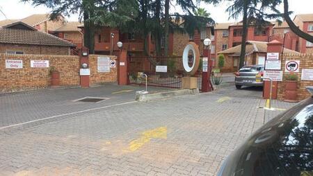 2 Bedroom Apartment in Die Hoewes