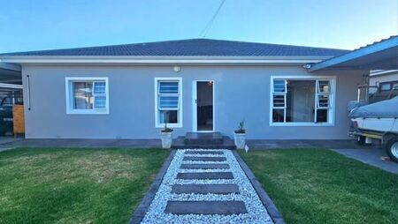 4 Bedroom House in Newton Park