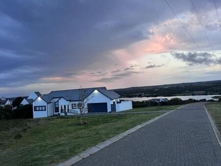 4 Bedroom House in St Francis Bay