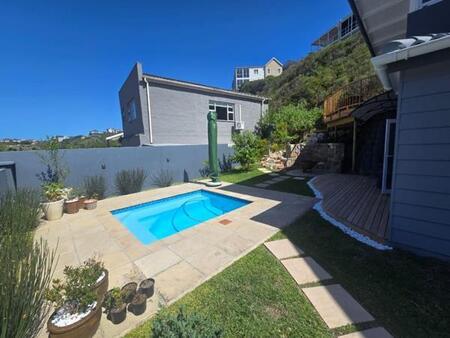 3 Bedroom House in Cola Beach