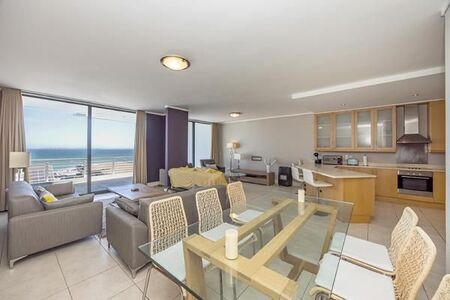 2 Bedroom Apartment in Bloubergstrand