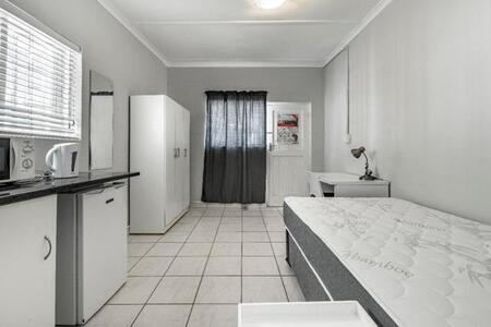 7 Bedroom House in Rondebosch