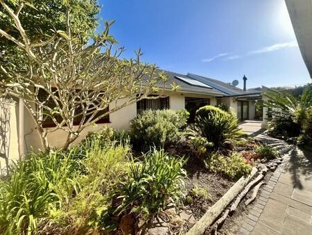 4 Bedroom House in Constantia