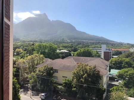 4 Bedroom Apartment in Rondebosch