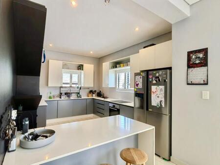 3 Bedroom House in Burgundy Estate