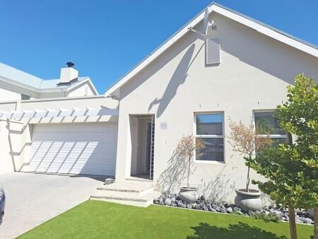 3 Bedroom Townhouse in Langeberg Ridge