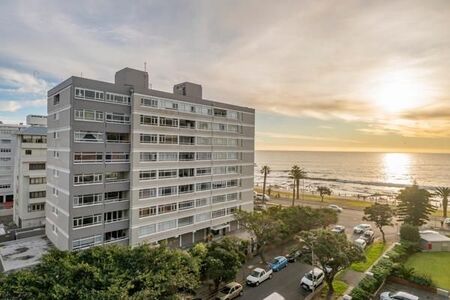2 Bedroom Apartment in Sea Point