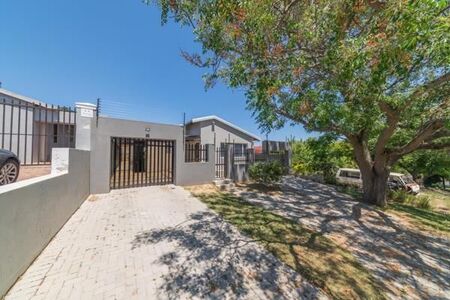 3 Bedroom House in Cloetesville