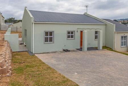 4 Bedroom House in Cloetesville