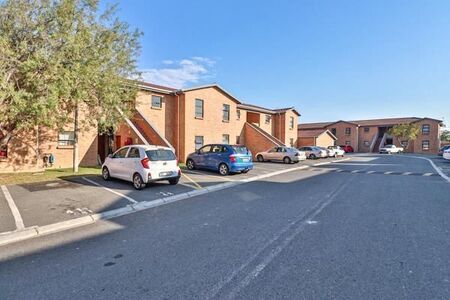 2 Bedroom Apartment in Gordons Bay Central