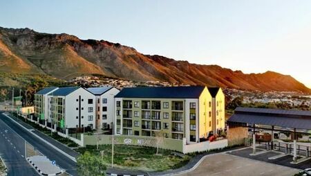 2 Bedroom Apartment in Gordons Bay Central