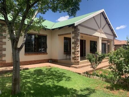 3 Bedroom House in Postmasburg