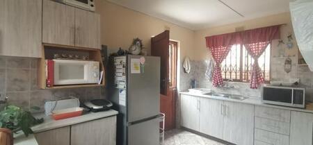 2 Bedroom Apartment in Empangeni Central