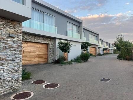 4 Bedroom Townhouse in Umhlanga Rocks
