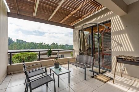 2 Bedroom Apartment in Gillitts