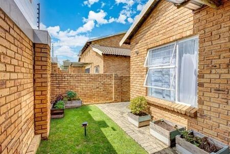 2 Bedroom Apartment in Honeydew