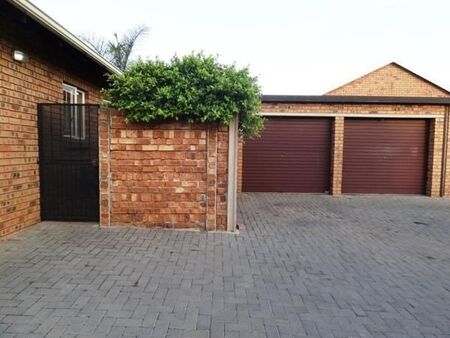 3 Bedroom Townhouse in Rietvalleirand