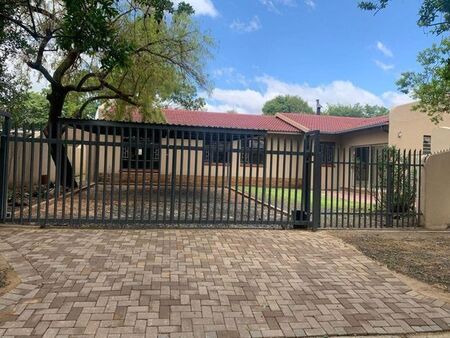 4 Bedroom house to rent in Secunda