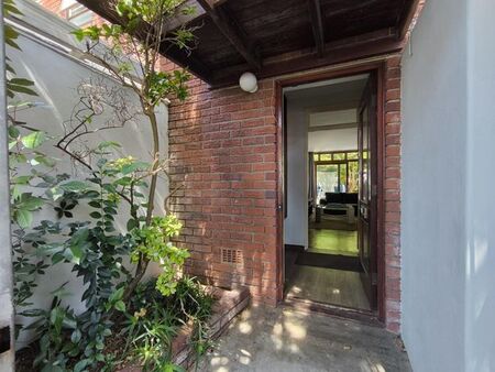 3 Bedroom apartment to rent in Claremont, Cape Town