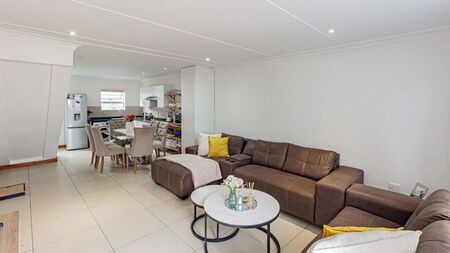 3 Bedroom townhouse - sectional to rent in Ferndale, Randburg