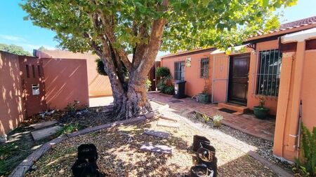 2 Bedroom house to rent in Pinelands, Cape Town