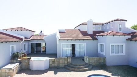 3 Bedroom house to rent in Santareme, St Francis Bay