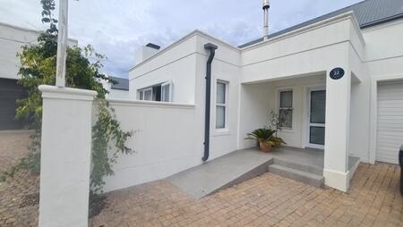 2 Bedroom House in Chanteclair