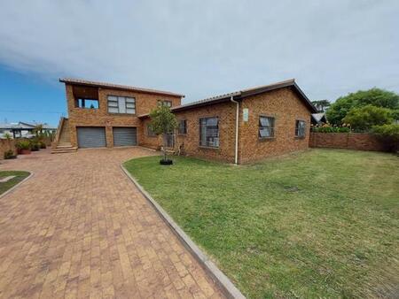 4 Bedroom House in Kleinmond