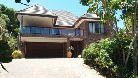 4 Bedroom House in Plettenberg Bay