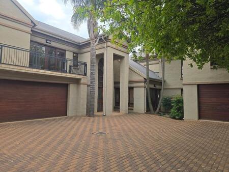 5 Bedroom House in Woodhill