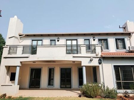 4 Bedroom House in Waterkloof Ridge
