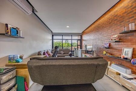 2 Bedroom Apartment in Menlo Park