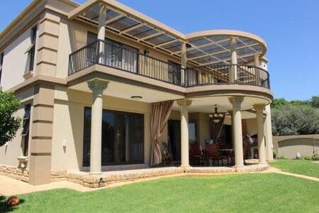 4 Bedroom House in Montana Park