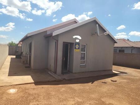 3 Bedroom House in Protea Glen