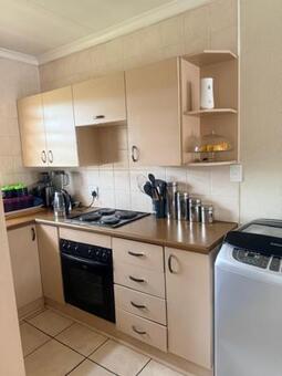 2 Bedroom Apartment in Rembrandt Park