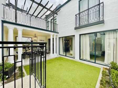 4 Bedroom Townhouse in Hyde Park