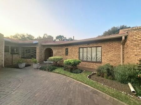 4 Bedroom House in Morningside Manor