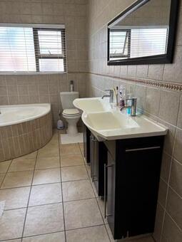 4 Bedroom House in North Riding